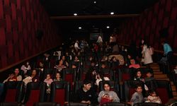 Belediyeden çocuklara yarıyıl tatilinde sürpriz sinema gösterimi