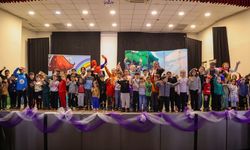 Efeler'de ara tatil tiyatro şenliğine dönüştü