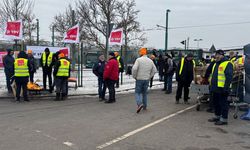 Almanya'da toplu taşıma grevi hayatı durdurdu