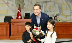 Balıkesir Başkanı Akın, öğrencileri belediyede ağırladı