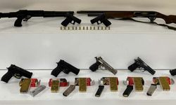 Bornova'da aileye silah operasyonu: 3 tutuklama