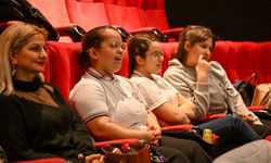 Bornova'da sinema salonu kahkahalarla doldu