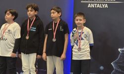 Büyükşehir Satranç Takımı'ndan Türkiye Şampiyonluğu