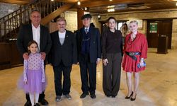 İbramaki Sanat Galerisi'nde 'Çinilerin Dansı' sergisi