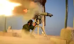 İran, Hürmüz Boğazı'nda askeri tatbikata başladı