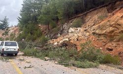 Muğla'da Sağanak Sonrası Heyelan: Yol Kısmen Trafiğe Kapandı