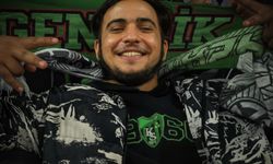 Tribünden düşen genç taraftar hayatını kaybetti