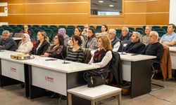Bornova'da muhtarlar için Dijital Dönüşüm Eğitimi