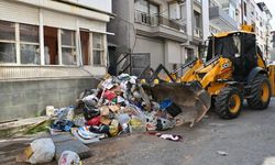 Karabağlar' da çöp ev tamamen temizlendi