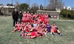 Konak'ın kızları grup liderliğini bırakmadı