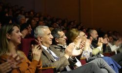 Turgutlu'da 'Aşk-ı Müebbet' oyununa büyük ilgi