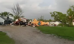 ABD'de hortum felaketi: Evler yıkıldı, üs kapatıldı