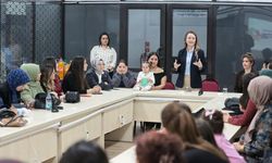 Anne Destek Programı mezunları sertifikalarını Başkan Mutlu'dan aldı