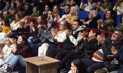 'Canım Komşularım' ilk kez seyircisiyle buluştu: Salon doldu taştı