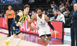 Fenerbahçe, Efes'e 16 sayı fark attı