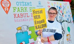 Konak'ta Otizm Farkındalık Günü'nde 'Biz de Varız' dediler