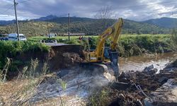 Milas'ta çöken köprüye hızlı müdahale