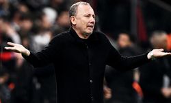 Beşiktaş tribünlerinden maçta protesto