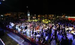 DANS TUTKUNLARI LATİN PARTİSİ'NDE COŞTU