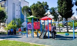 Efeler'de parklar yenileniyor