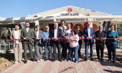 Efeler'de Yurt Kafe ve Işıklı Parkı açıldı
