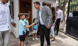 Bornovalı minik eller toprakla buluşuyor
