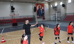 Çiğli Atatürk Kapalı Spor Salonu kapılarını açtı