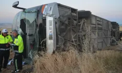 Aksaray'da yolcu otobüsü devrildi: 46 yaralı