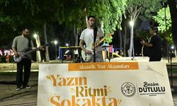Akustik Yaz Akşamları Manisa'yı coşturdu