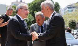 Bakan Memişoğlu'ndan İzmir'de akademik buluşma