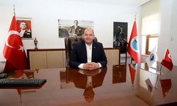 Başkan Çiçek: CHP'deyim, Görevime Devam Ediyorum