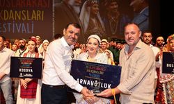 Dünyanın bütün renkleri Denizli'de buluştu