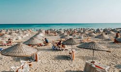 Özel işletmeler İzmir'in Plajlarına çöküyor..!