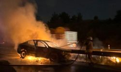 Belen'de yanan otomobil kullanılmaz hale geldi