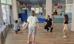 Efeler'in çocukları yöresel oyunları öğreniyor