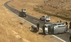 Hafif ticari araç takla attı: 2 çocuktan biri öldü