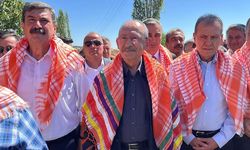 Kılıçdaroğlu ile poz vermişti: Akdoğan'dan Seçer'e tepki