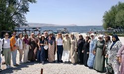 Okuma-yazma öğrenen kadınlar bu kez keşif yolculuğunda