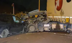 Bursa'da 3 araç birbirine girdi: 1 can kaybı, 7 yaralı