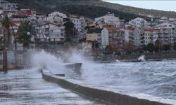 Meteoroloji uyardı: Trabzon'da denize giriş yasaklandı