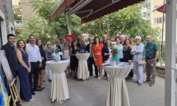 'Renklerin Barışı' Sergisi İzmir'de devam ediyor