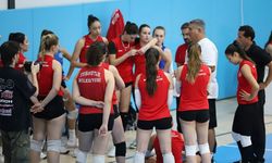 Turgutlu Belediyesi Kadın Voleybol Takımı sezonun ilk maçına çıkıyor