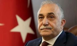 Ahmet Eşref Fakıbaba hem partisinden hem vekillikten istifa etti