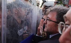 Demokrasi ve Cumhuriyet yürüyüşüne polis engeli!