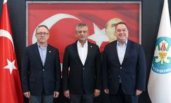 Özgür Özel, Manisa'daki belediye başkanlarıyla buluştu