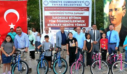 Başkan'dan tüm mezunlara bisiklet hediyesi
