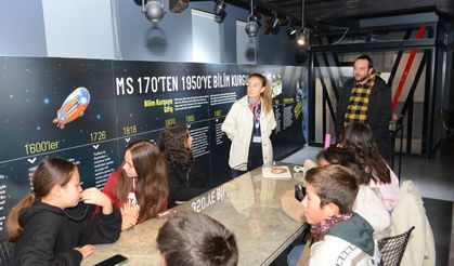 Nilüfer Belediyesi'nde çocuklar ara tatilde Edebiyat Müzesi’ni gezdi