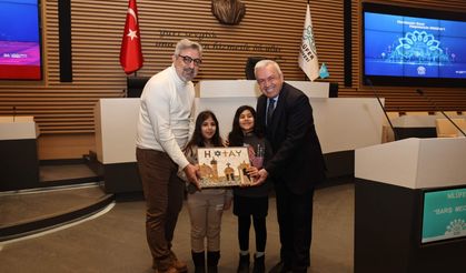 Depremin yaralarını müzik ve dayanışma ile sarıyorlar