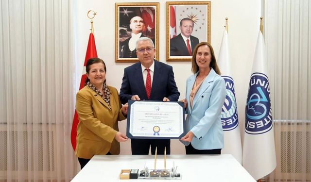 Ege Üniversitesi Ebelik Bölümü Eğitimde Kaliteyi Tescilledi