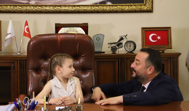 23 Nisan'da Başkanlık Koltuğuna Esila Oturdu